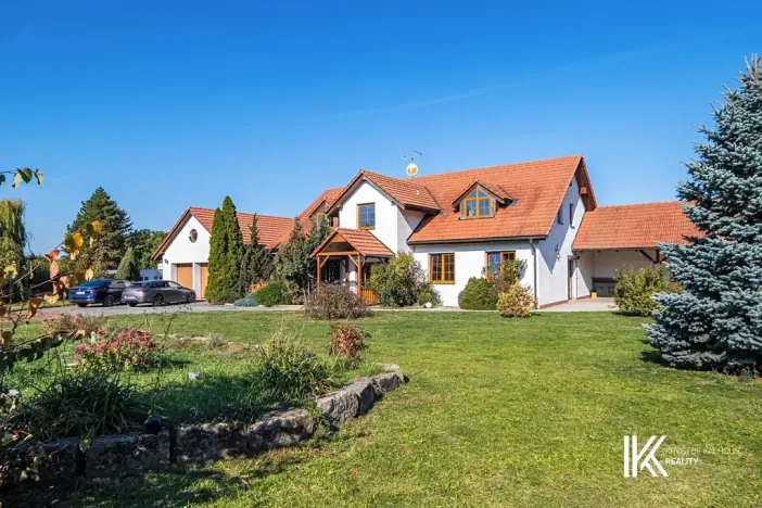 Prodej kanceláře, Hrochův Týnec, 356 m2