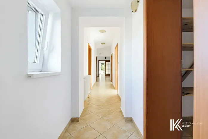 Prodej kanceláře, Hrochův Týnec, 356 m2