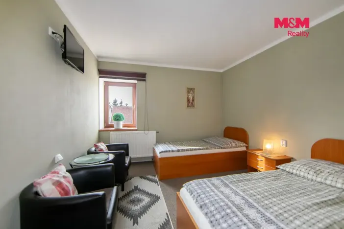 Prodej ubytování, Kladruby, Husova, 900 m2