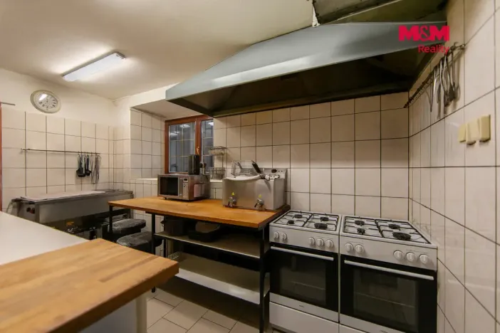 Prodej ubytování, Kladruby, Husova, 900 m2