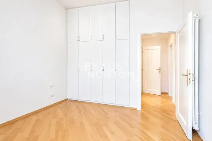 Pronájem bytu 4+1, Praha - Nové Město, Odborů, 100 m2