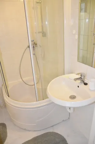 Pronájem bytu 1+kk, Praha, Pelhřimovská, 28 m2