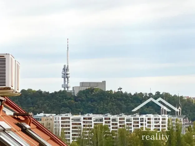 Prodej bytu 2+kk, Praha - Holešovice, Komunardů, 53 m2