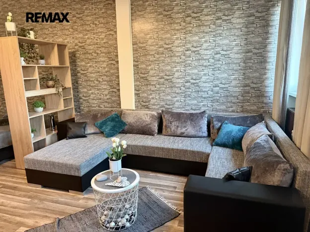 Prodej bytu 1+kk, Králův Dvůr, Plzeňská, 41 m2