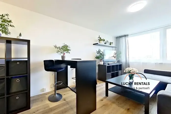 Pronájem bytu 2+kk, Praha - Černý Most, Kpt. Stránského, 43 m2
