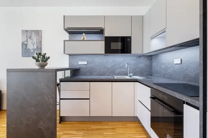Pronájem bytu 2+kk, Praha - Karlín, Rohanské nábřeží, 60 m2