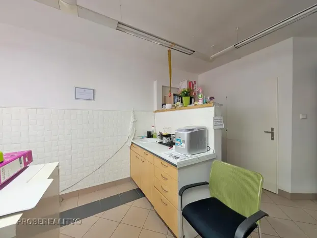 Pronájem kanceláře, Beroun, V Pražské bráně, 42 m2