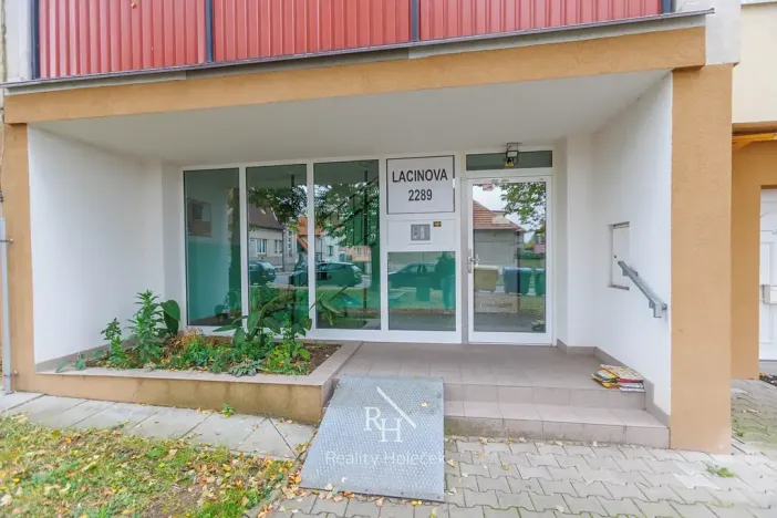 Prodej bytu 3+1, Kladno, Lacinova, 70 m2