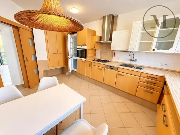 Pronájem bytu 2+1, České Budějovice, Heydukova, 67 m2