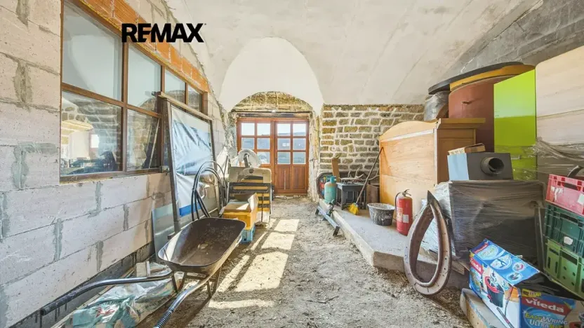 Prodej výrobních prostor, Holany, 241 m2