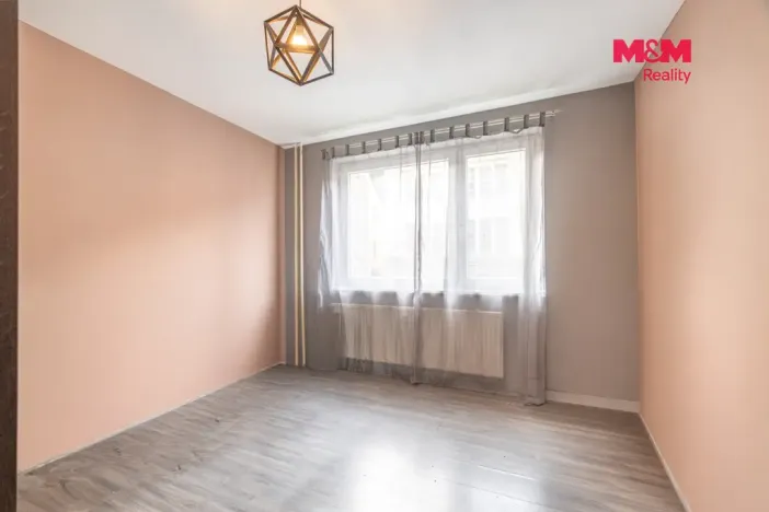 Prodej bytu 3+1, Kraslice, Pod nádražím, 68 m2