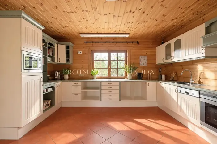 Prodej ubytování, Trhové Sviny, Rejta, 800 m2