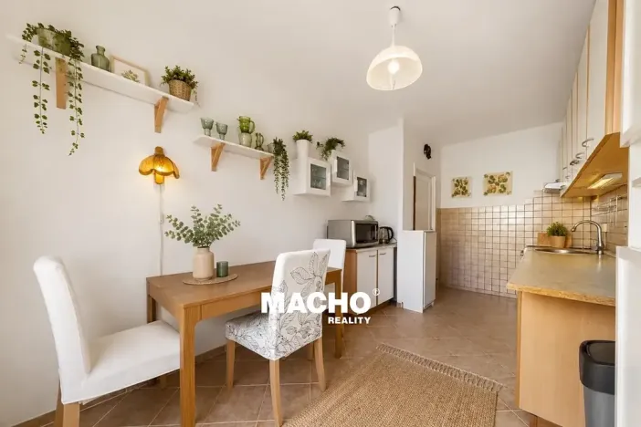 Prodej bytu 3+1, Praha - Modřany, Pirinská, 77 m2