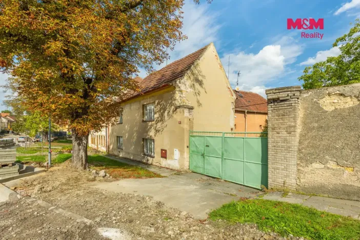 Prodej obchodního prostoru, Buštěhrad, Náměstí, 4516 m2