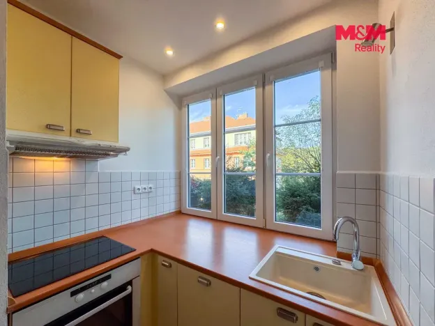 Pronájem bytu 1+1, Praha - Košíře, Píseckého, 37 m2