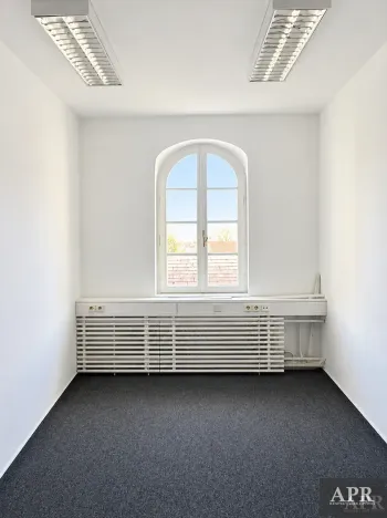 Pronájem kanceláře, Uherský Brod, Masarykovo nám., 16 m2