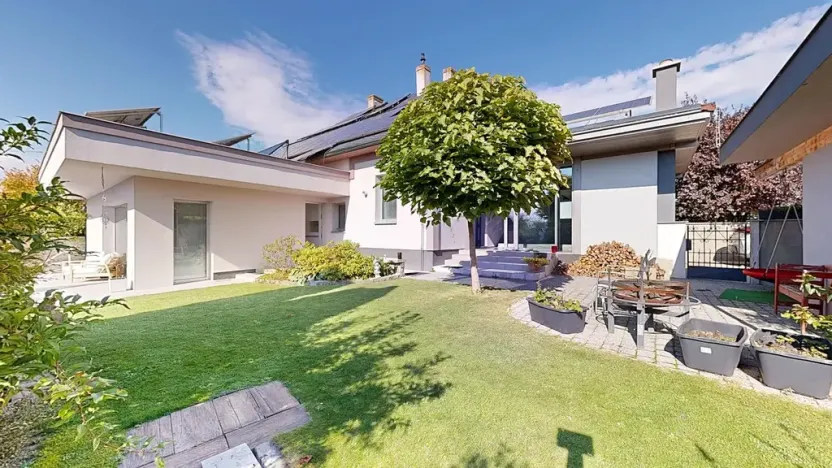 Prodej vily, Jirny, 306 m2