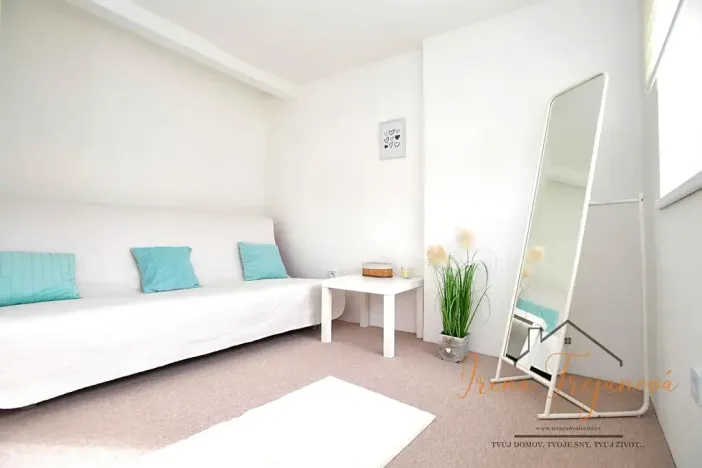Prodej chaty, Lešany, 85 m2