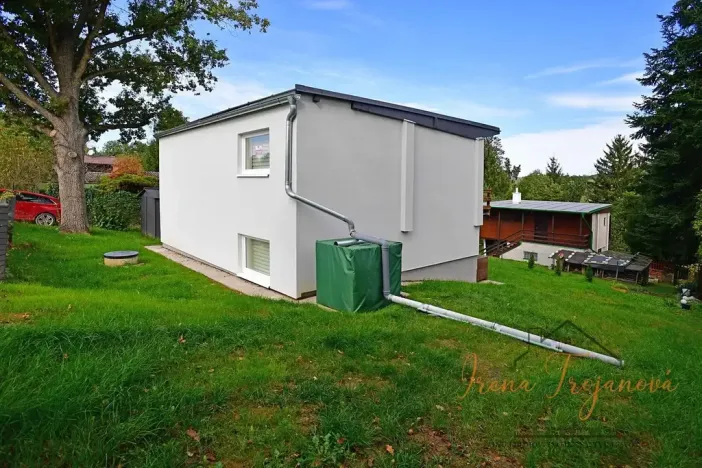Prodej chaty, Lešany, 85 m2