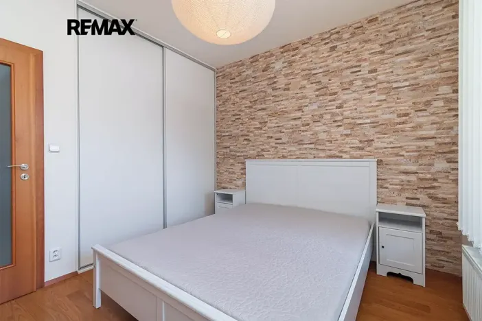Pronájem bytu 2+kk, Praha - Zličín, Sazovická, 48 m2