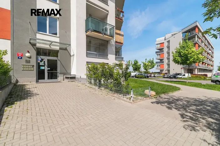 Pronájem bytu 2+kk, Praha - Zličín, Sazovická, 48 m2