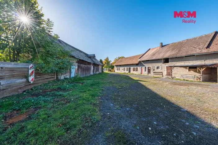 Prodej zemědělské usedlosti, Dobrovice - Libichov, 300 m2