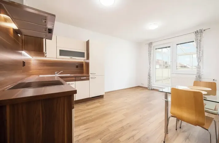 Pronájem bytu 2+kk, Brno, Slatinská, 83 m2