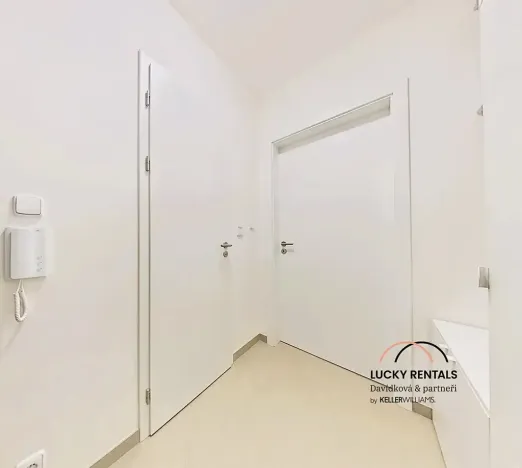 Pronájem bytu 1+kk, Kralupy nad Vltavou, Nádražní, 24 m2