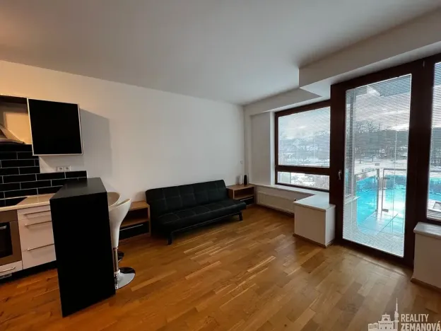 Pronájem bytu 1+kk, Dolní Břežany, Náměstí Na Sádkách, 40 m2