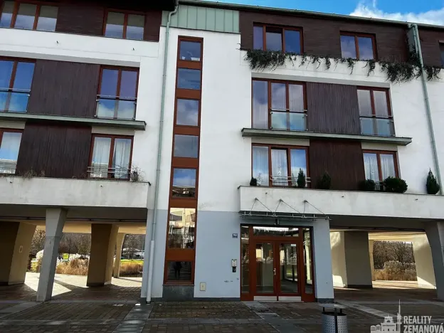 Pronájem bytu 1+kk, Dolní Břežany, Náměstí Na Sádkách, 40 m2