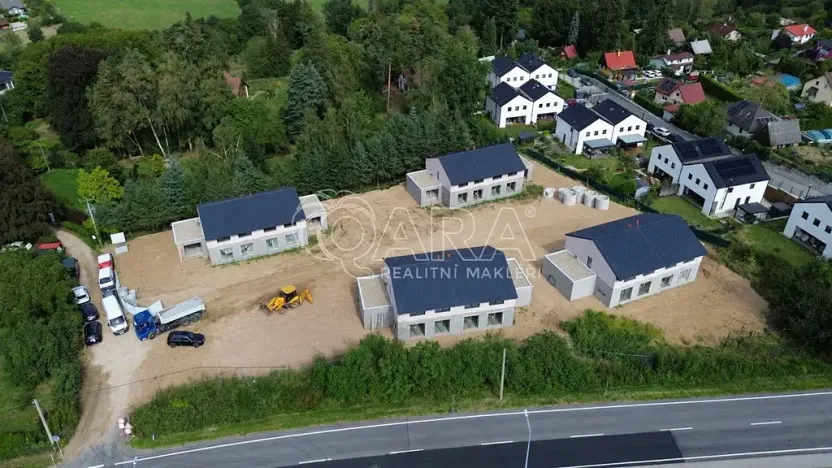 Prodej rodinného domu, Kamenice, Lomená, 156 m2