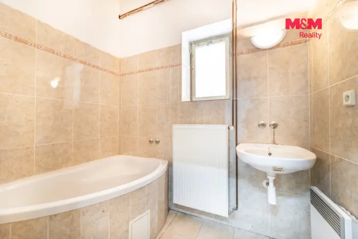 Prodej obchodního prostoru, Bruntál, nám. Míru, 550 m2