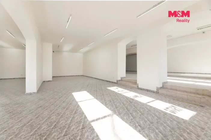 Prodej obchodního prostoru, Bruntál, nám. Míru, 550 m2