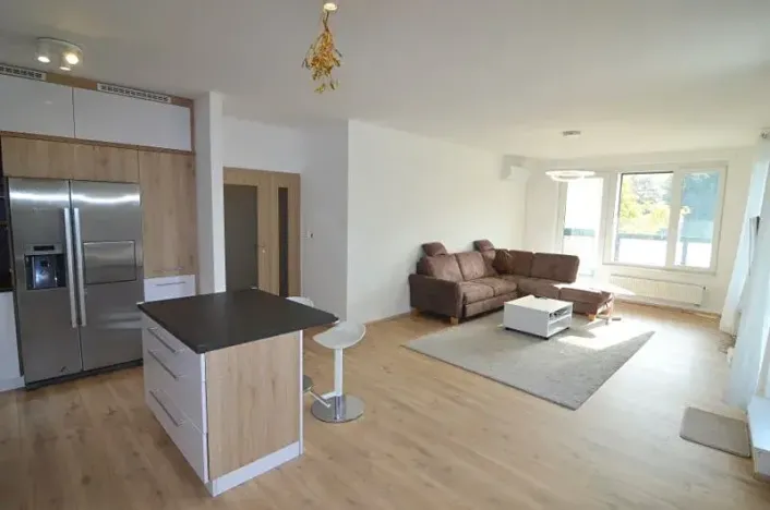 Pronájem bytu 3+kk, Praha - Střížkov, Makedonská, 90 m2