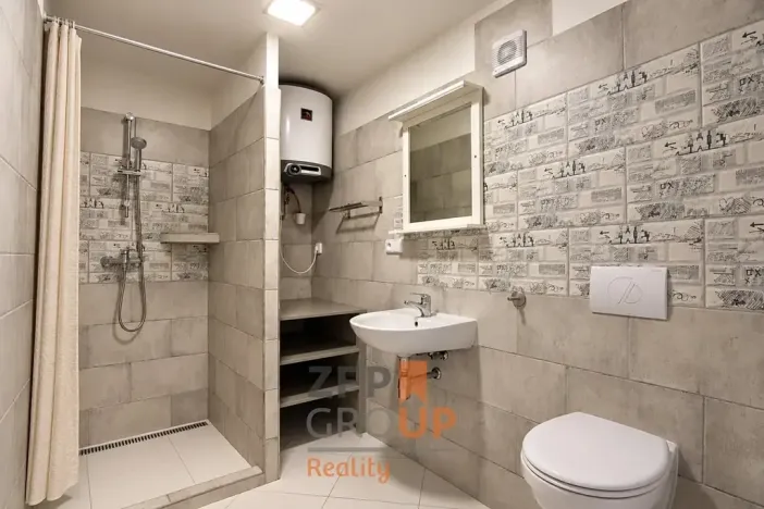 Prodej ubytování, Bavory, 289 m2